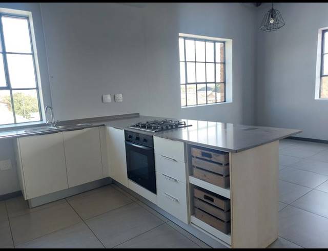 2 BEDROOM APARTMENT FOR SALE IN BRAAMFONTEIN